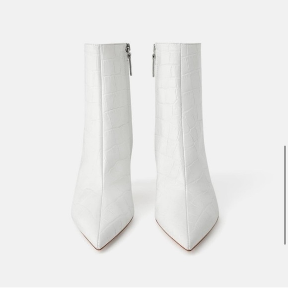 NWOT Leather Embossed Zara Bootie - Picture 5 of 10